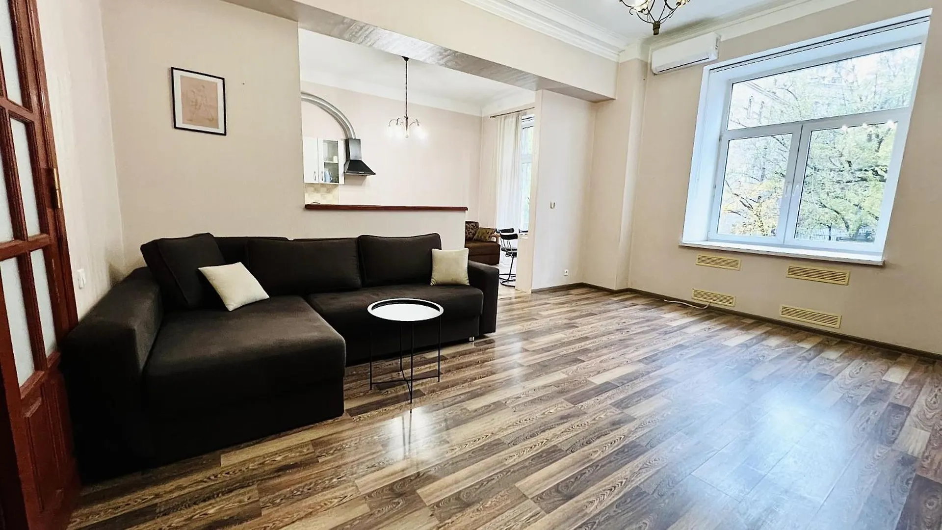 Kyiv Khreschatyk 27 Apartment 0*,